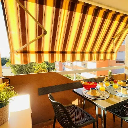 Cap Raphael Yourhosthelper *