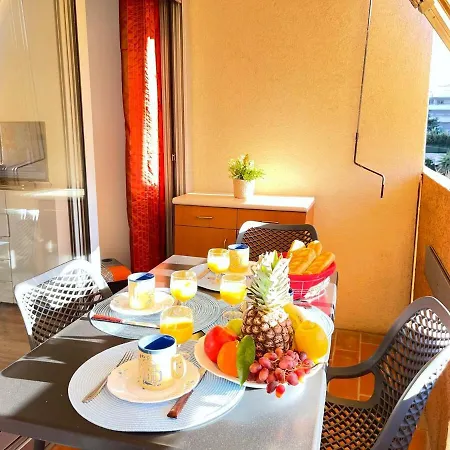 Cap Raphael Yourhosthelper *